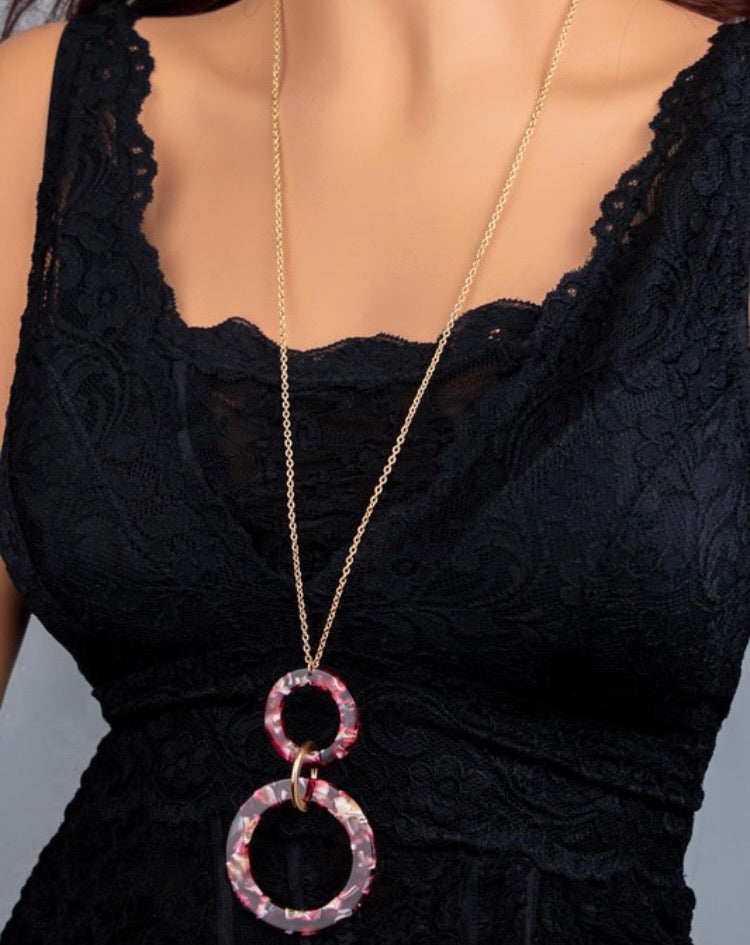 DOUBLE RED RESIN HOOP PENDANT NECKLACE 138