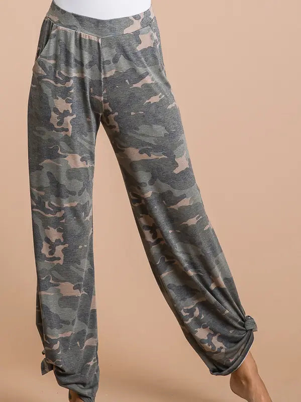 Camo Print Split Side Ankle Tie Women's Casual Pants 6/20