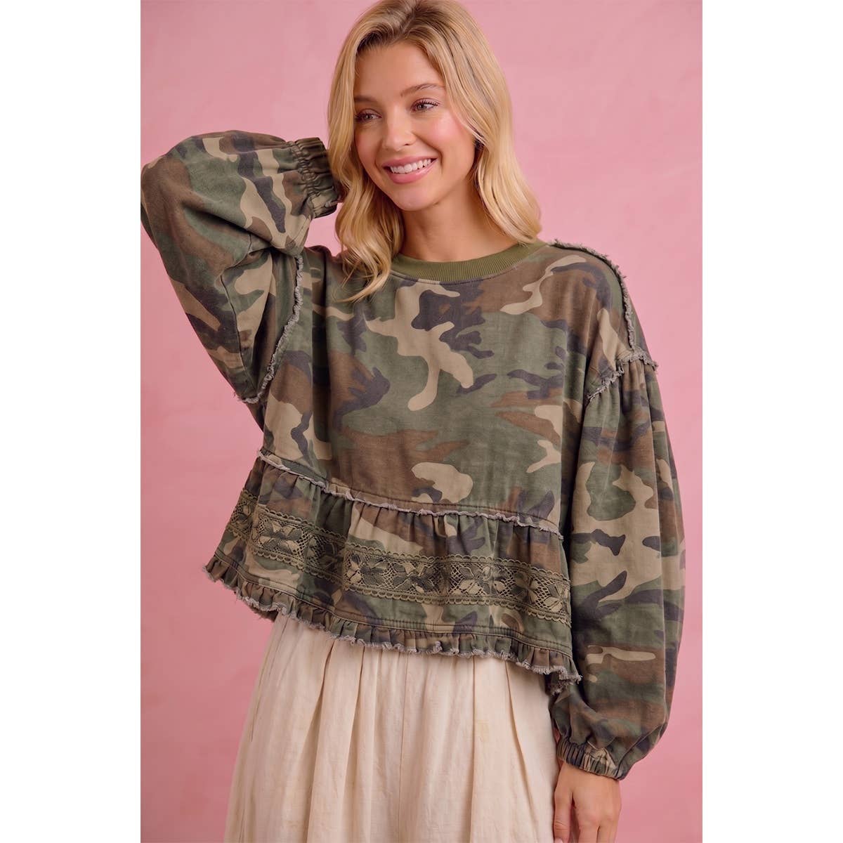 CAMO PRINTED TIERED RUFFLED HEM WITH LACE SLEEVES TOP
