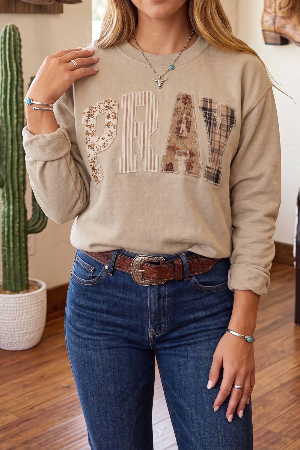 Striped PRAY Embroidered Patch Crew Neck Sweatshirt | S-4X