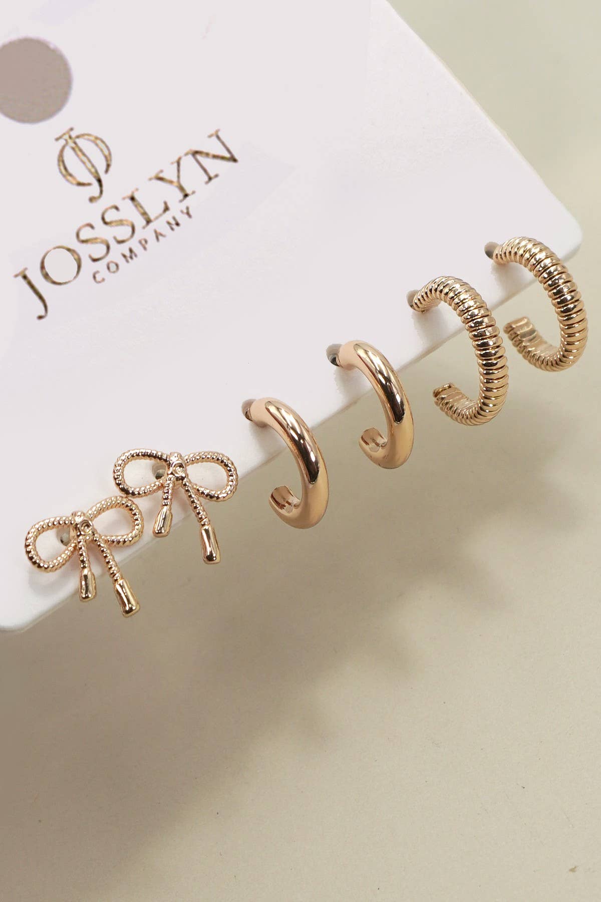 MINI BOW HUGGIE HOOP TRIO EARRINGS | 80E6406 (Copy)