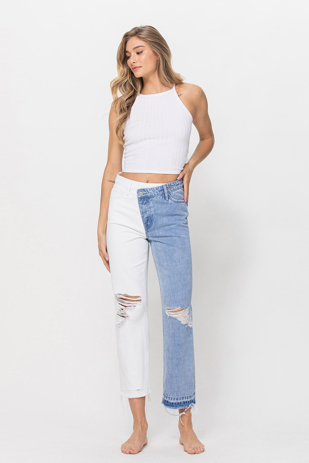 HIGH RISE CROP STRAIGHT W/CRISS CROSS Jeans  699